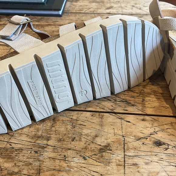 MTNG Women’s Ankle Strap Sandals - Picture 4 of 6